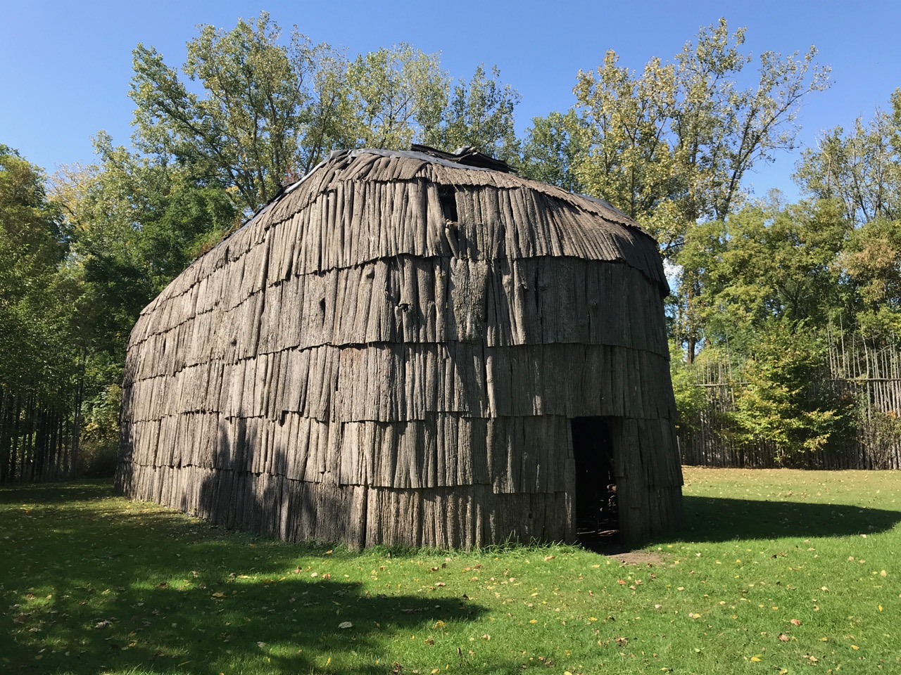 Reproduction Longhouse at kana:ata Village